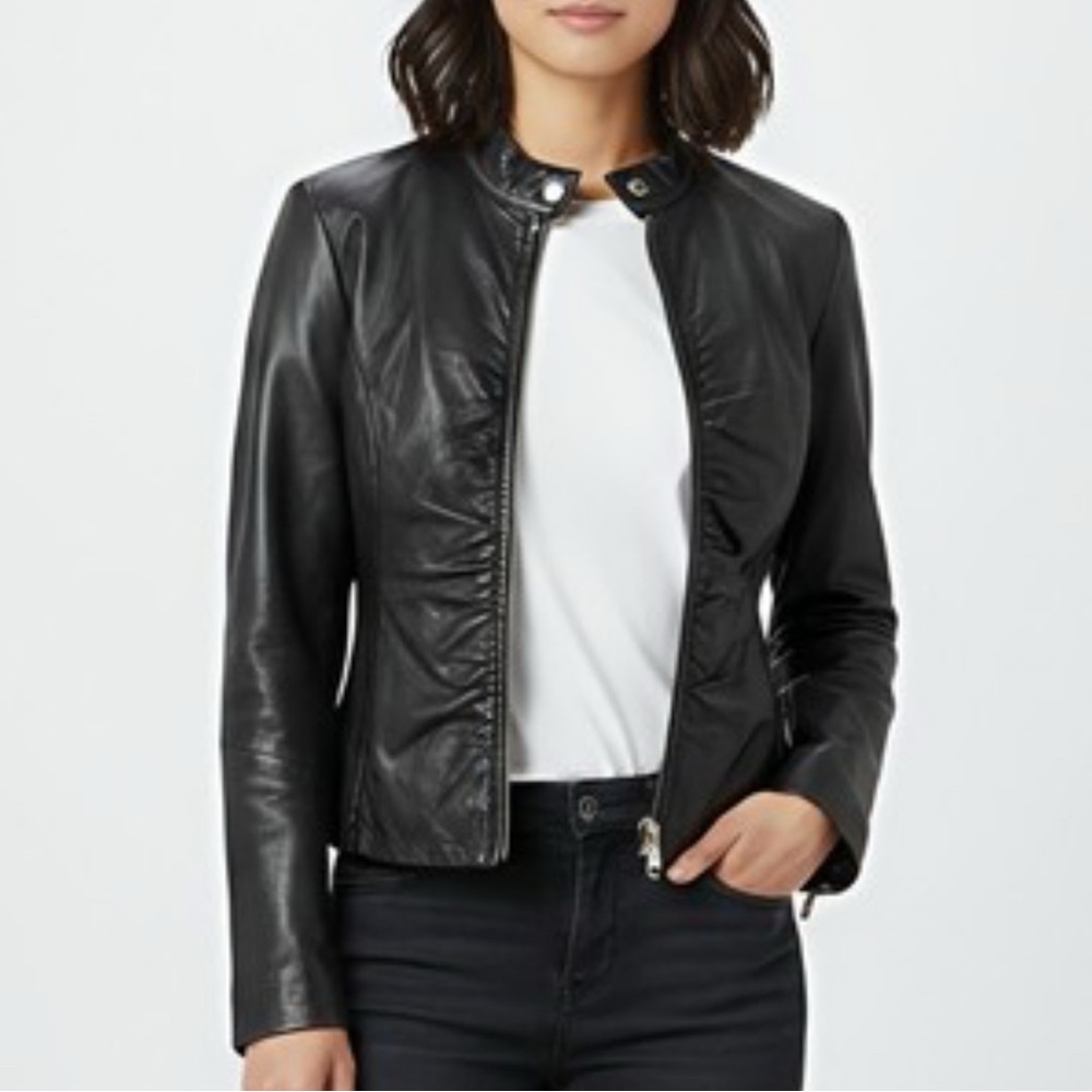 Wilsons Leather Black Leather Jacket with Zip-Up Style and Fitted Silhouette
